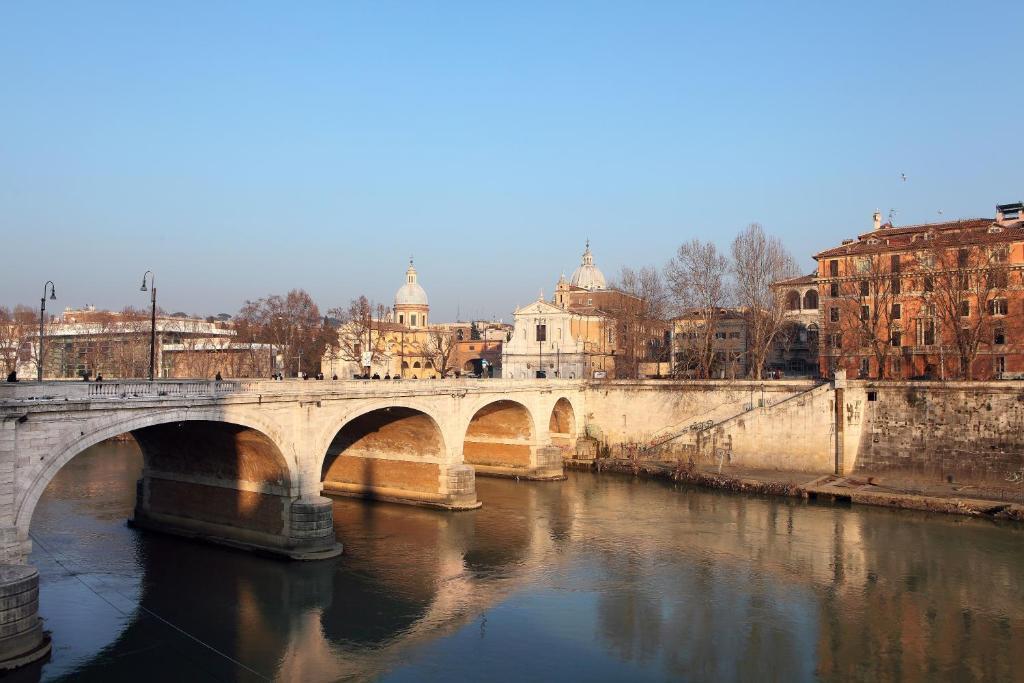 شقة Dimora Storica Palazzo Marescalchi Belli روما الغرفة الصورة